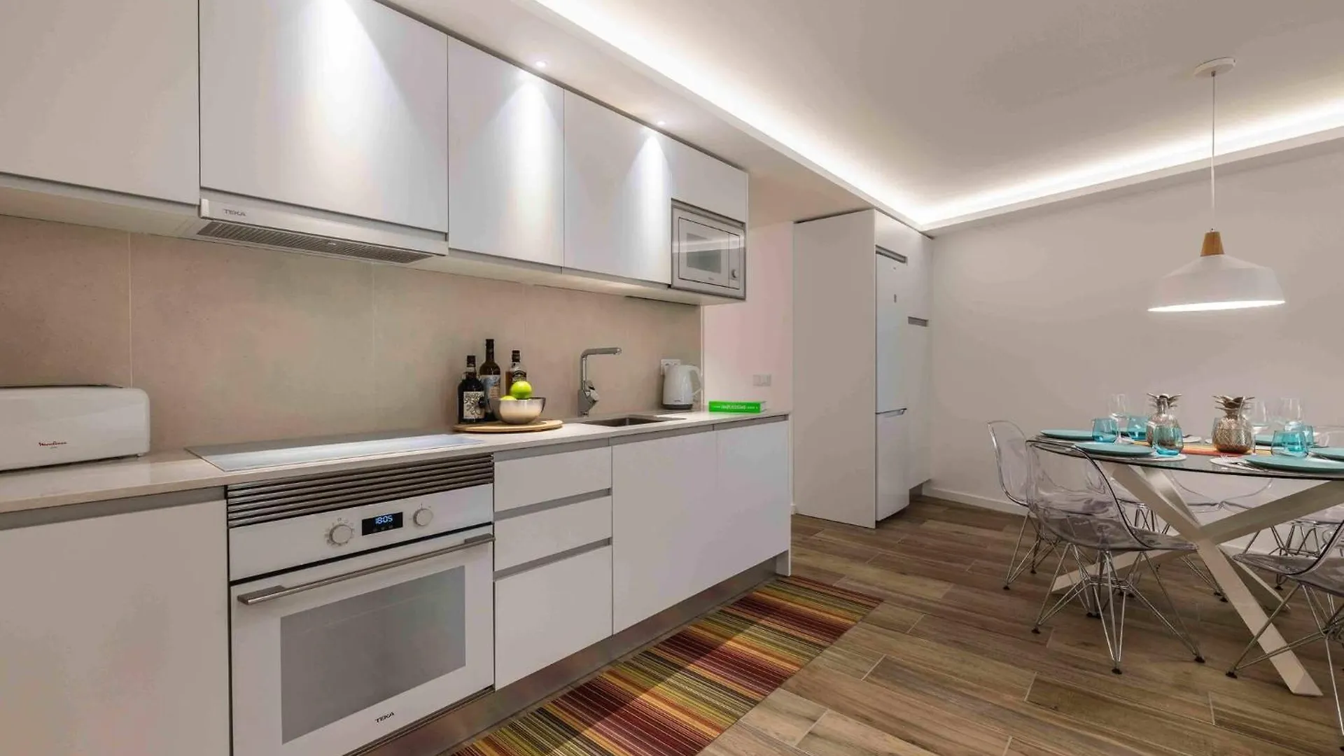 Downtown Albufeira 3-Bedroom Luxury Apartment