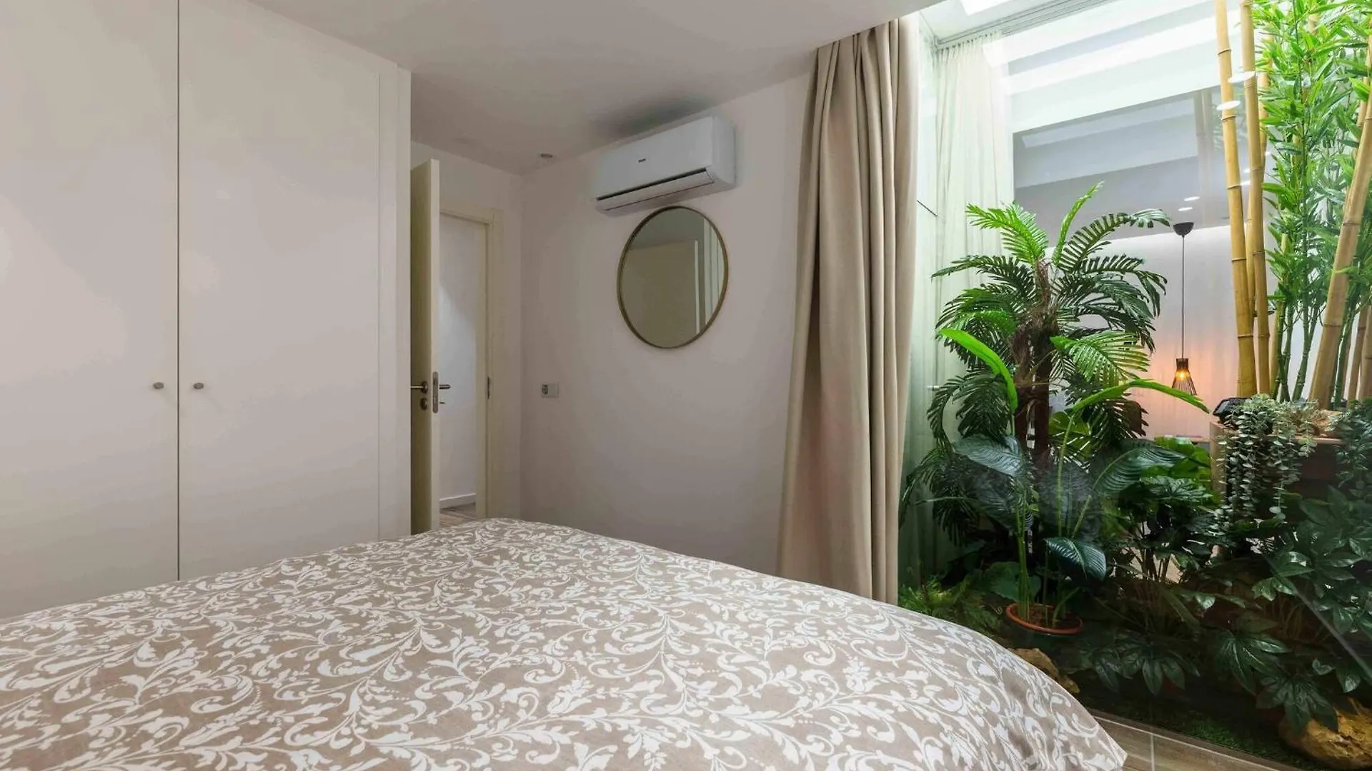 Downtown Albufeira 3-Bedroom Luxury Apartment