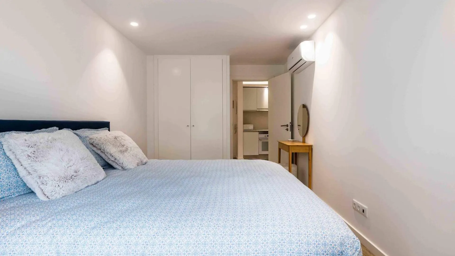 Downtown Albufeira 3-Bedroom Luxury Apartment