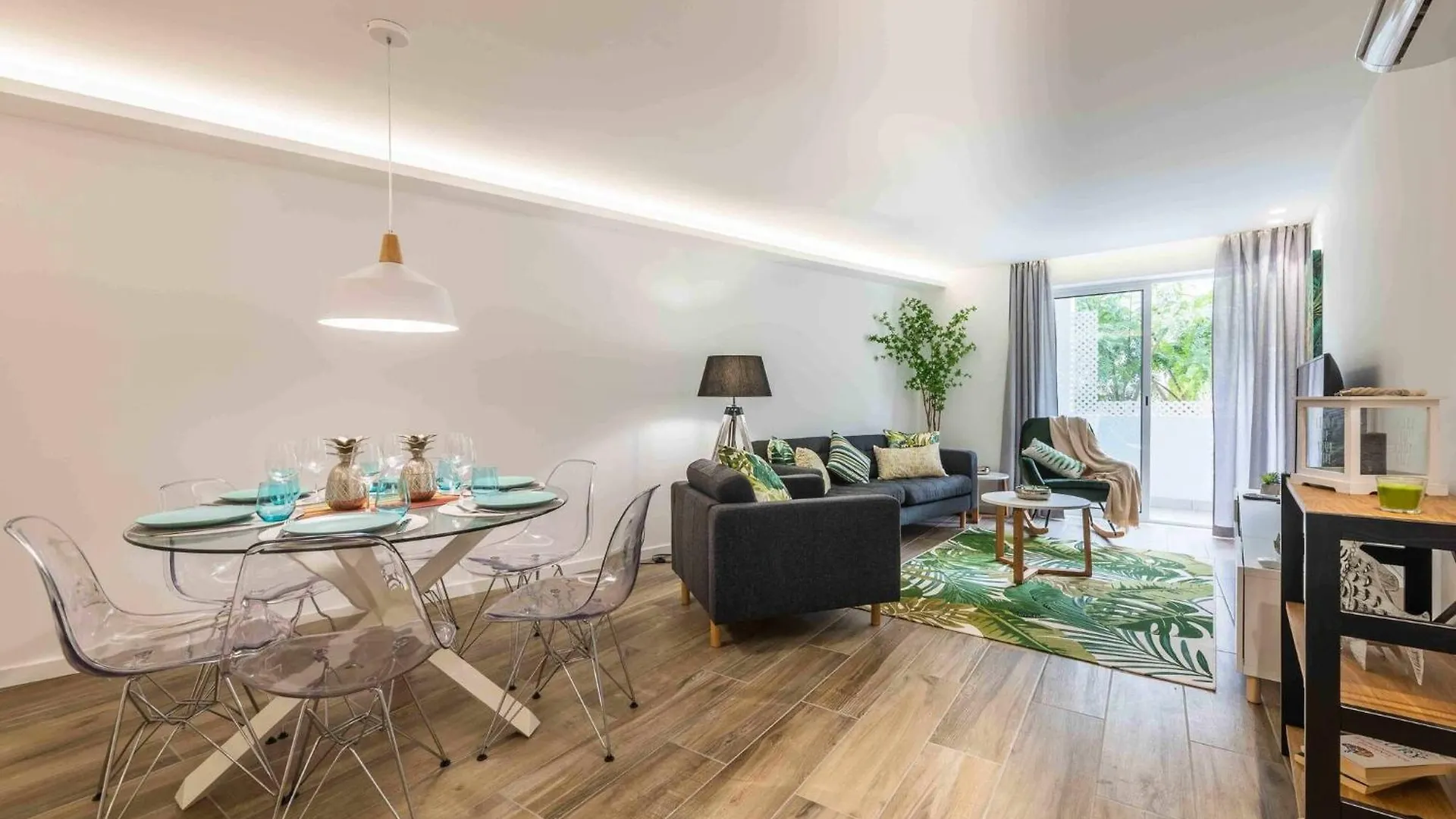Downtown Albufeira 3-Bedroom Luxury Apartment